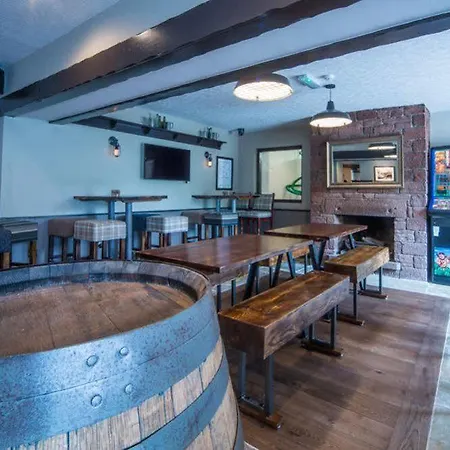 מלון The White Mare 4*